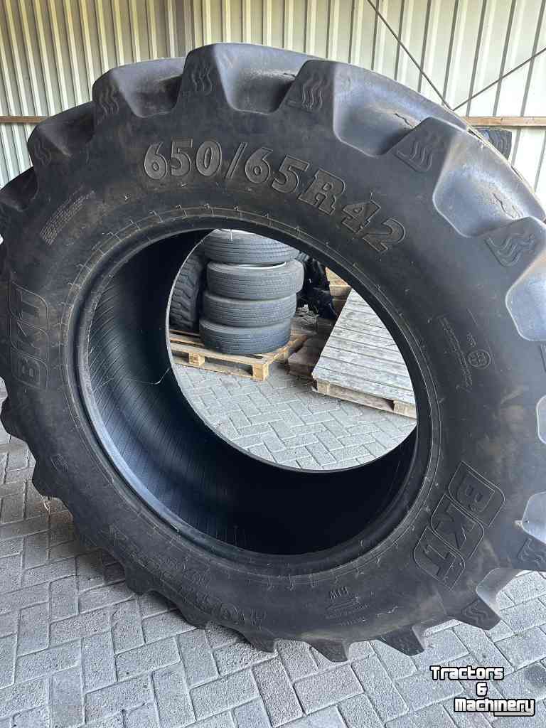 Wielen, Banden, Velgen & Afstandsringen BKT 650/65R42
