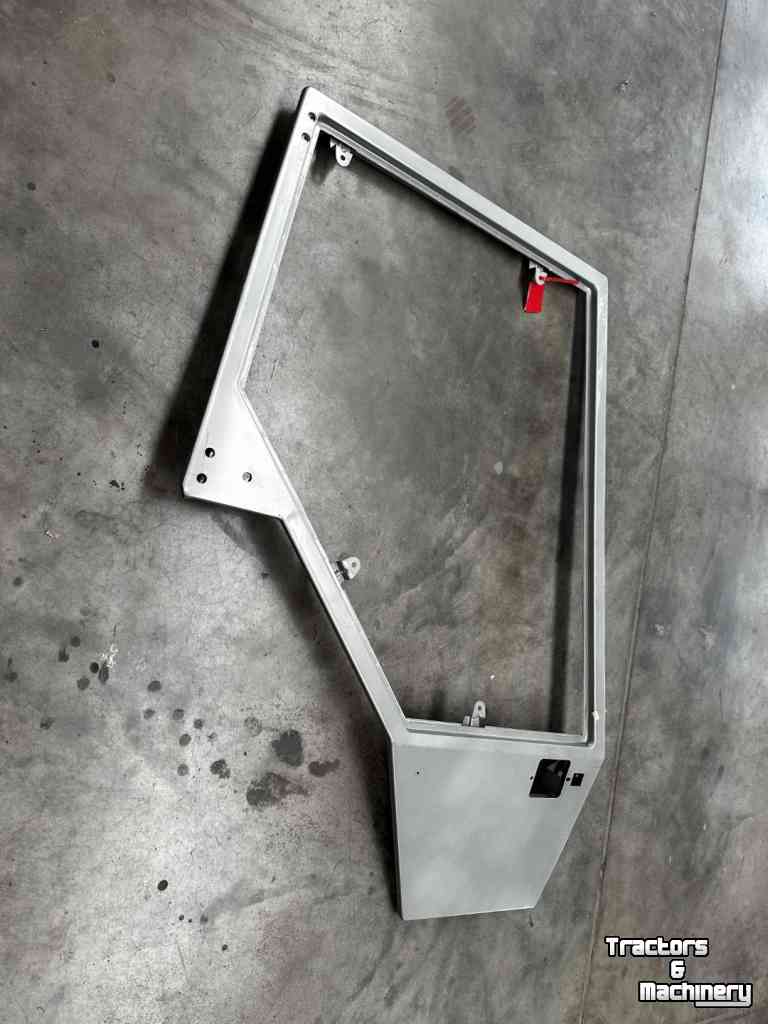 Overige traktoren en toebehoren Massey Ferguson Deur (rechts) MF 3000 serie