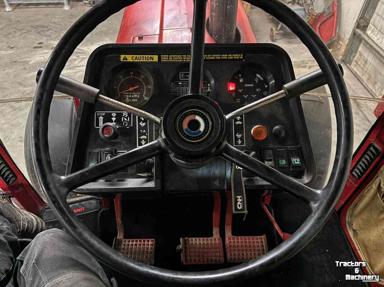 Tractor / Trekker Case-IH 585 XL