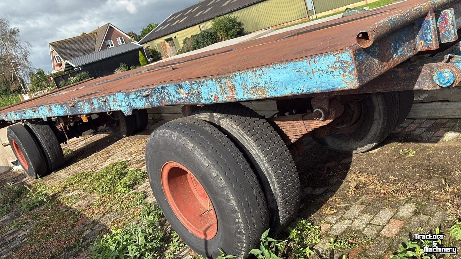 Vierwielige wagen / Landbouwwagen  Aanhanger 8 Meter lang