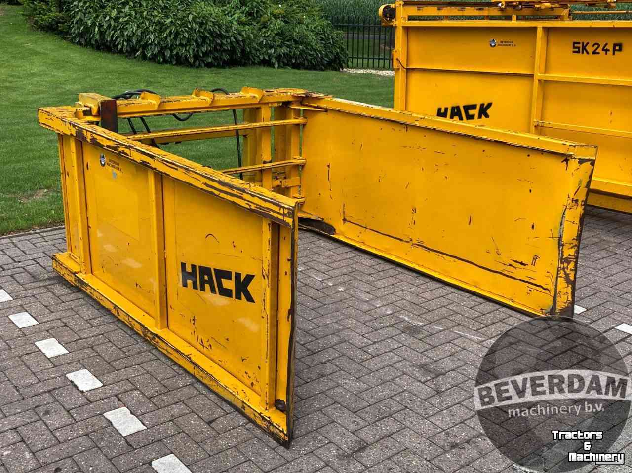 Hydr. rolbandwagen / afschuifwagen Hack SK24P balenverzamelaar met klem