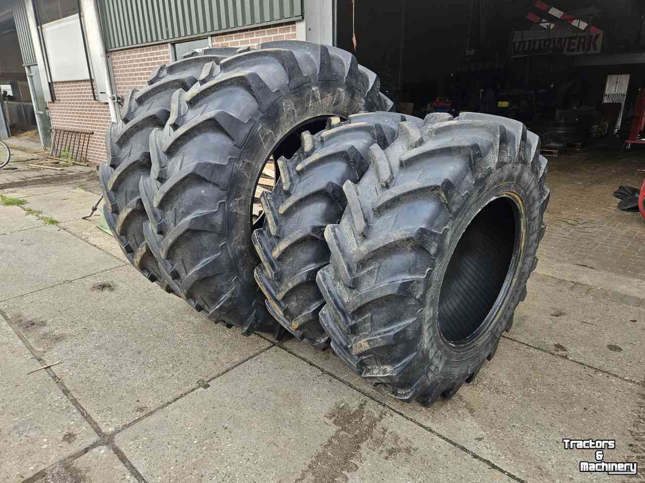 Wielen, Banden, Velgen & Afstandsringen Michelin 20.8R38 en 16.9R28 Agribib. 35 mm