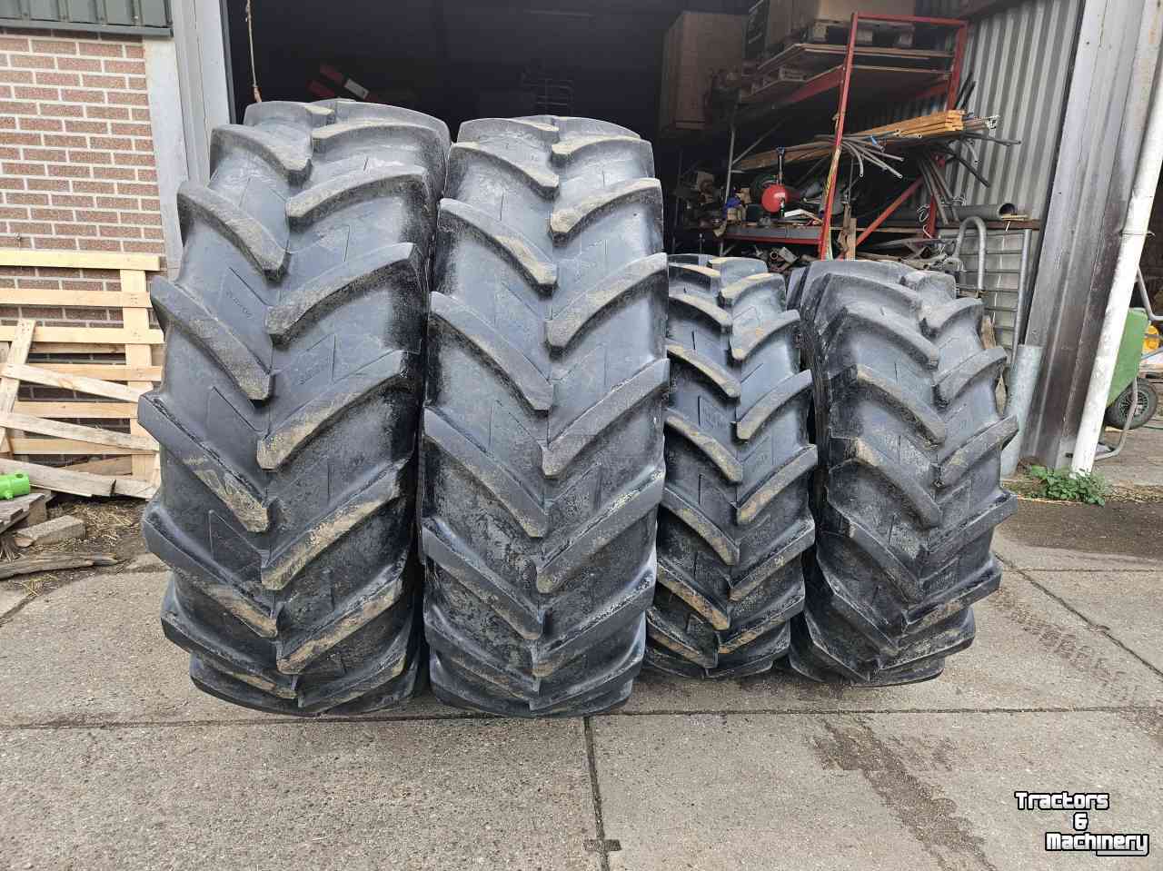 Wielen, Banden, Velgen & Afstandsringen Michelin 20.8R38 en 16.9R28 Agribib. 35 mm