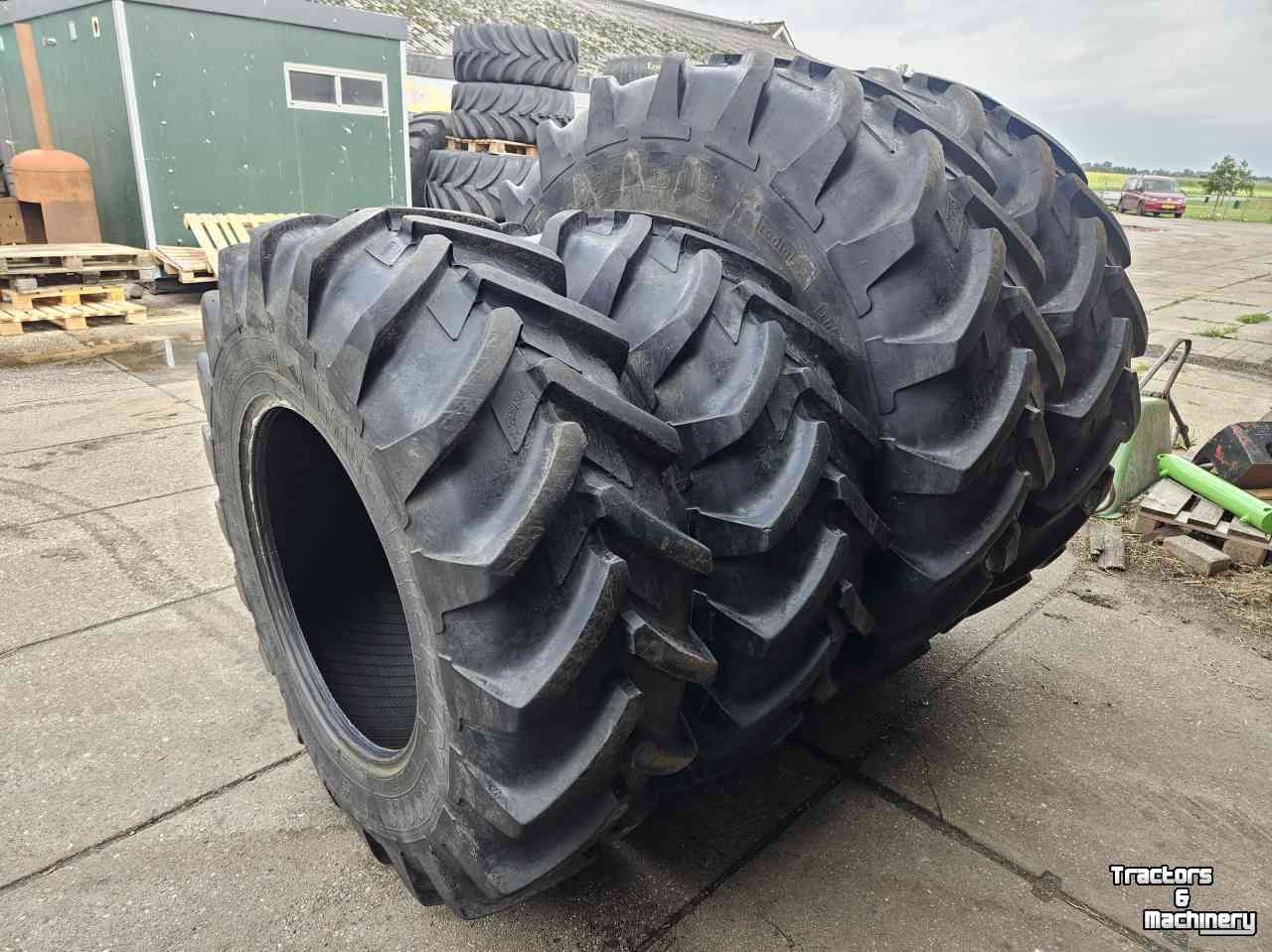 Wielen, Banden, Velgen & Afstandsringen Michelin 20.8R38 en 16.9R28 Agribib. 35 mm
