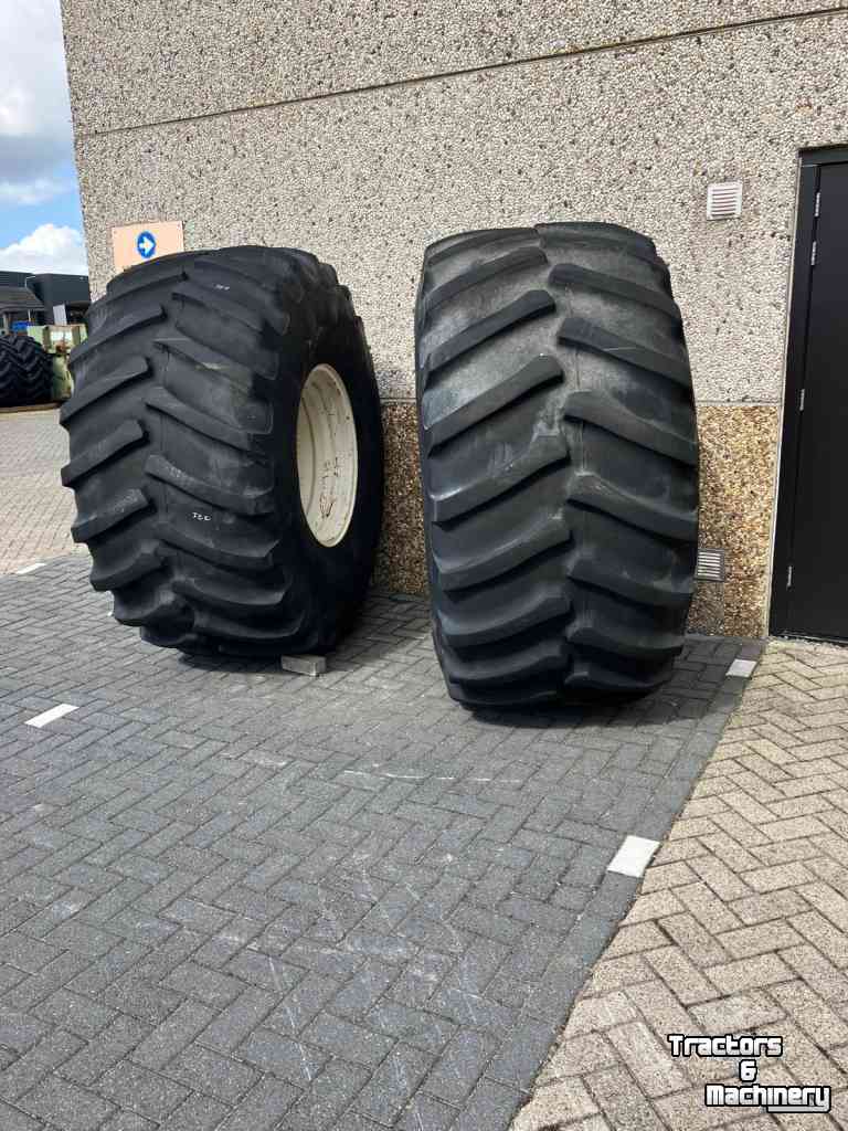 Wielen, Banden, Velgen & Afstandsringen Firestone Set ALL TRACTION 23 Nok 40mm  900/60R32 compleet op Velg aansluiting 280/335/10gaats