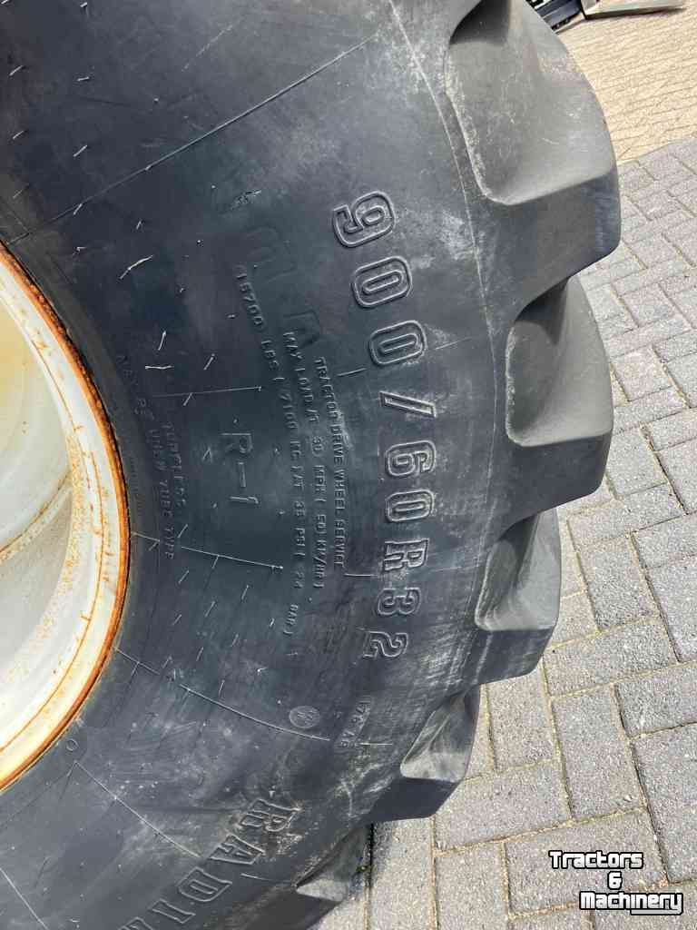 Wielen, Banden, Velgen & Afstandsringen Firestone Set ALL TRACTION 23 Nok 40mm  900/60R32 compleet op Velg aansluiting 280/335/10gaats