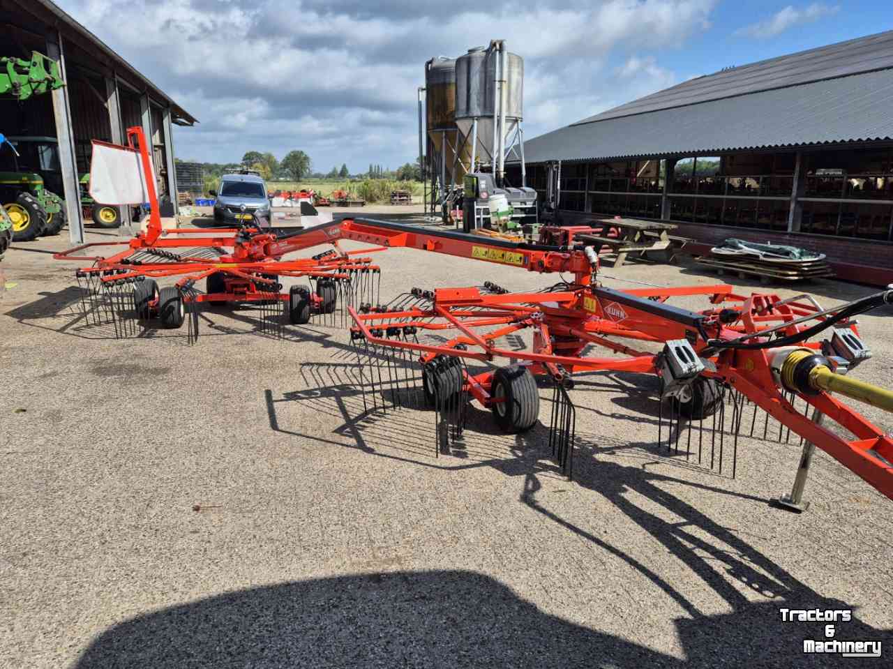 Rugger / Hark / Zwadhark Kuhn GA7922 treintje zijafleg hark