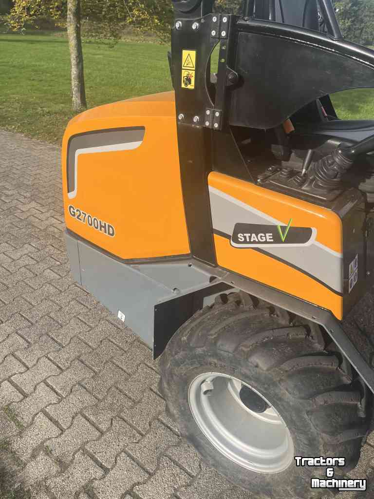 Shovel / Wiellader / Kniklader Giant 2700 HD