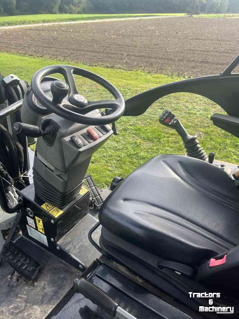 Shovel / Wiellader / Kniklader Giant 2700 HD