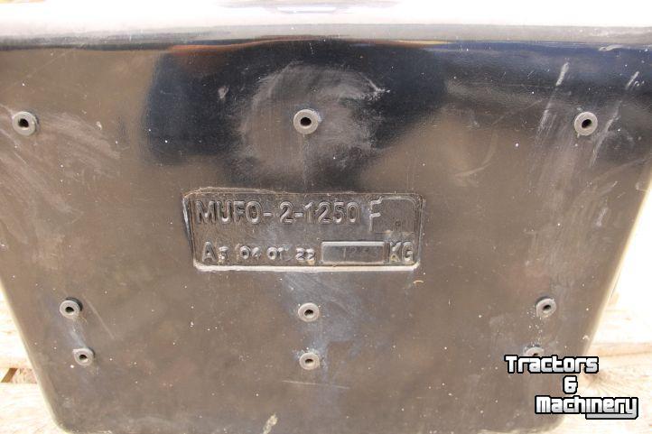 Frontgewichten  Mufo-2 Frontgewicht 1250 kg  cat II