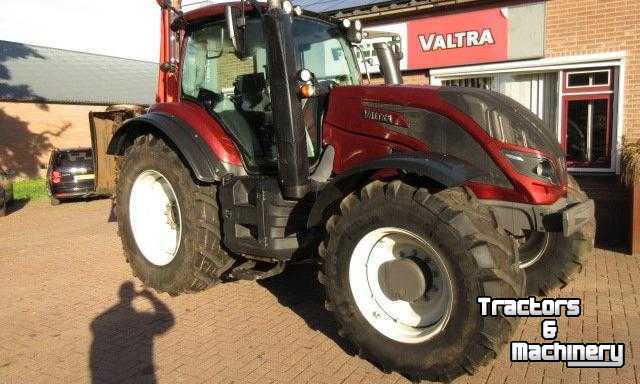 Traktoren Valtra T174 Versu Smart Touch Tractor Traktor