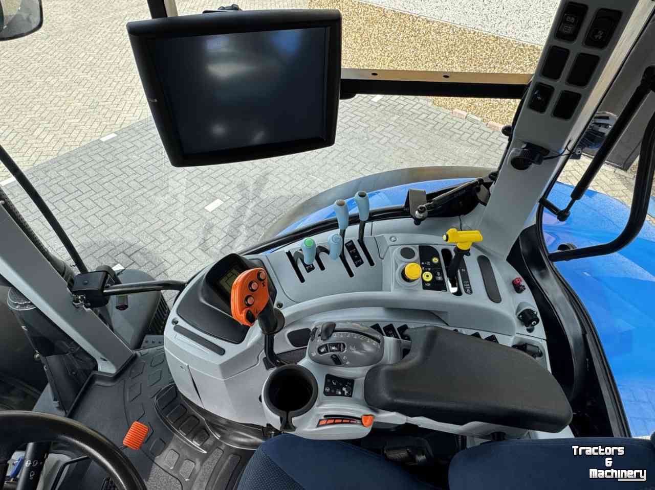 Tractor / Trekker New Holland T7.245PC Stage V Fronthef Lucht Hydr rem  GPS 50km