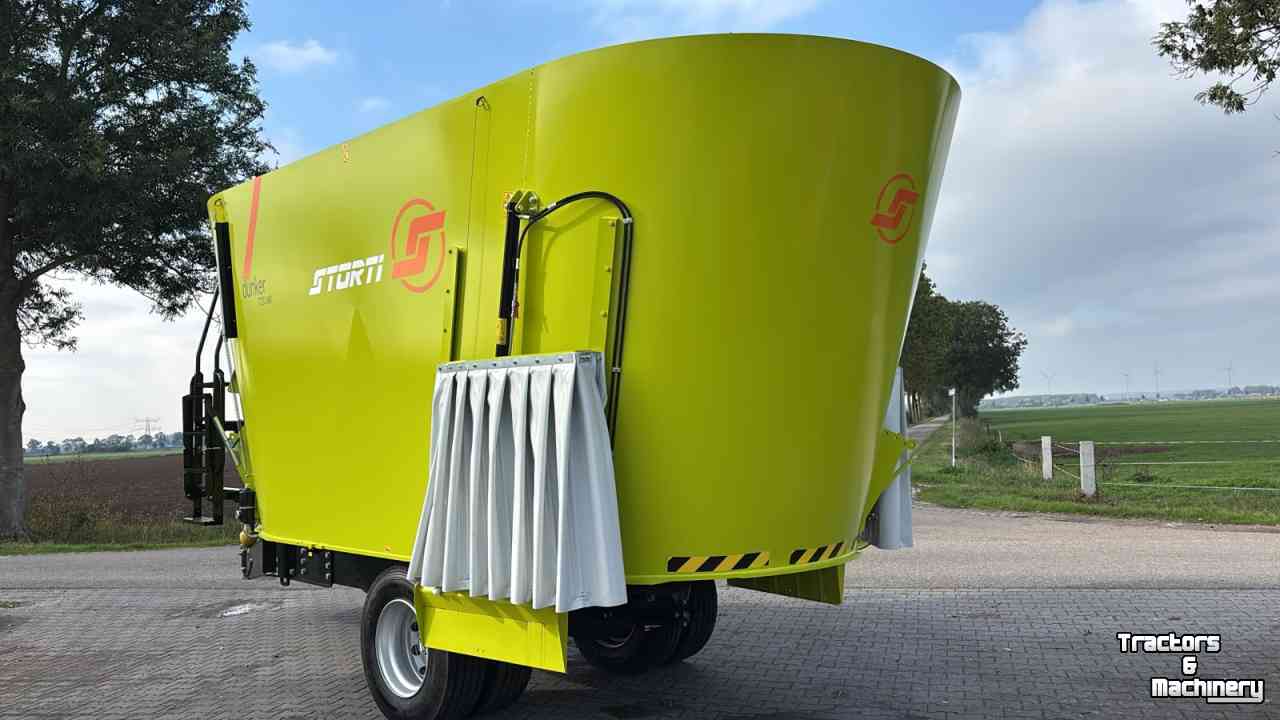 Voermengwagen Storti T2S 240 voermengwagen