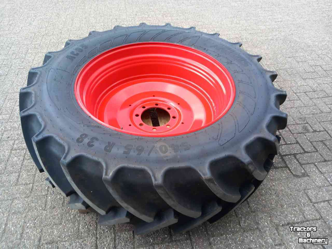 Wielen, Banden, Velgen & Afstandsringen Mitas wielenset 540/65/38 en 480/65/24 op fendt velgen