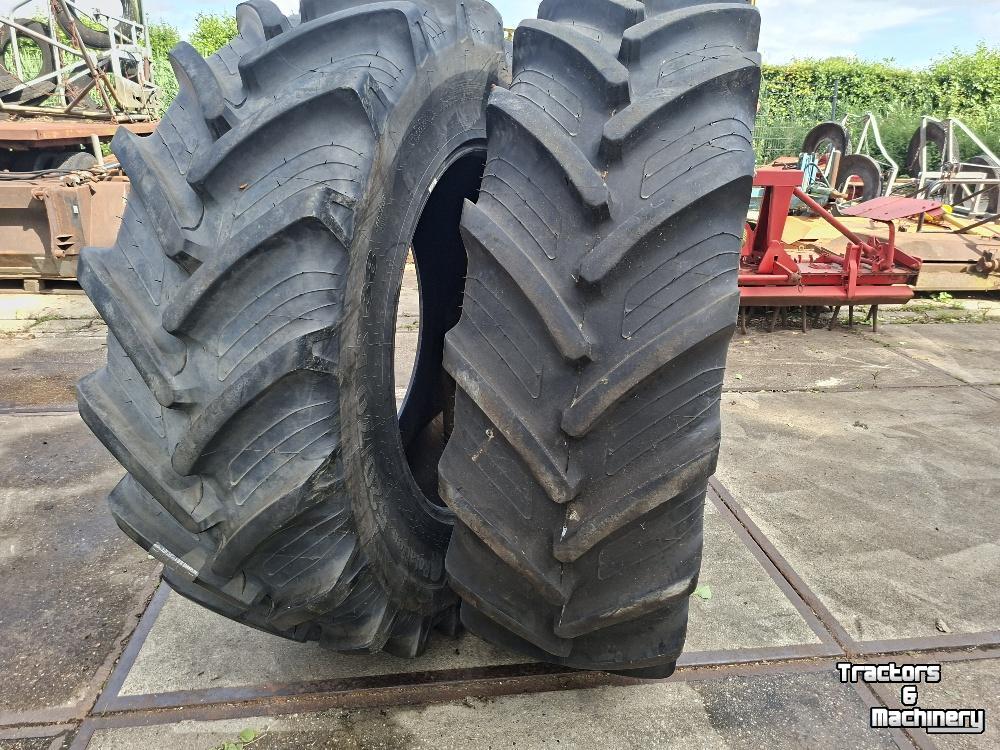 Wielen, Banden, Velgen & Afstandsringen Taurus 520/70R38