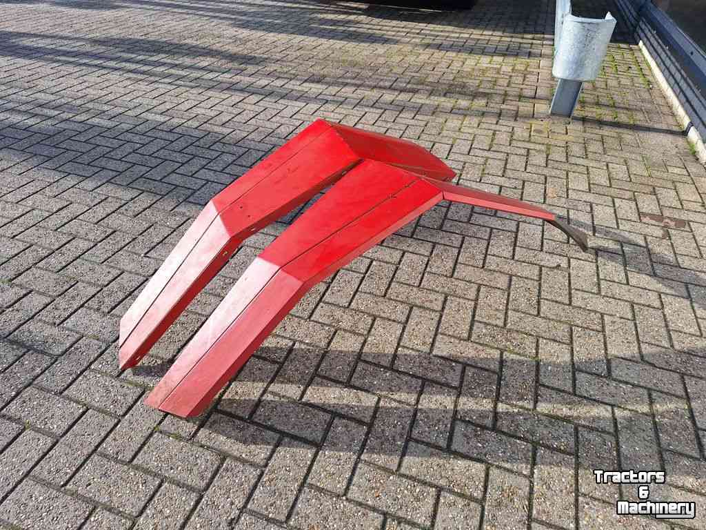 Gebruikte onderdelen van tractoren Massey Ferguson SPATBORDEN MF 3000-SERIE