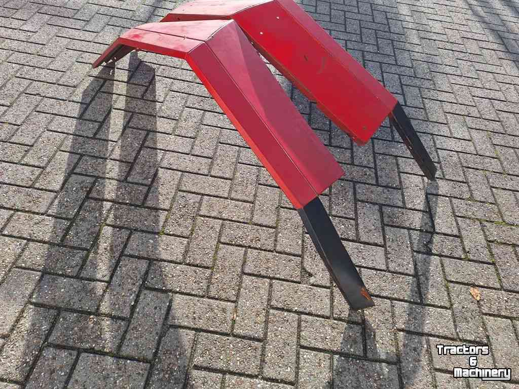 Gebruikte onderdelen van tractoren Massey Ferguson SPATBORDEN MF 3000-SERIE