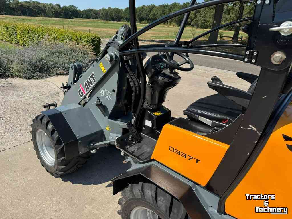 Shovel / Wiellader / Kniklader Giant 337t