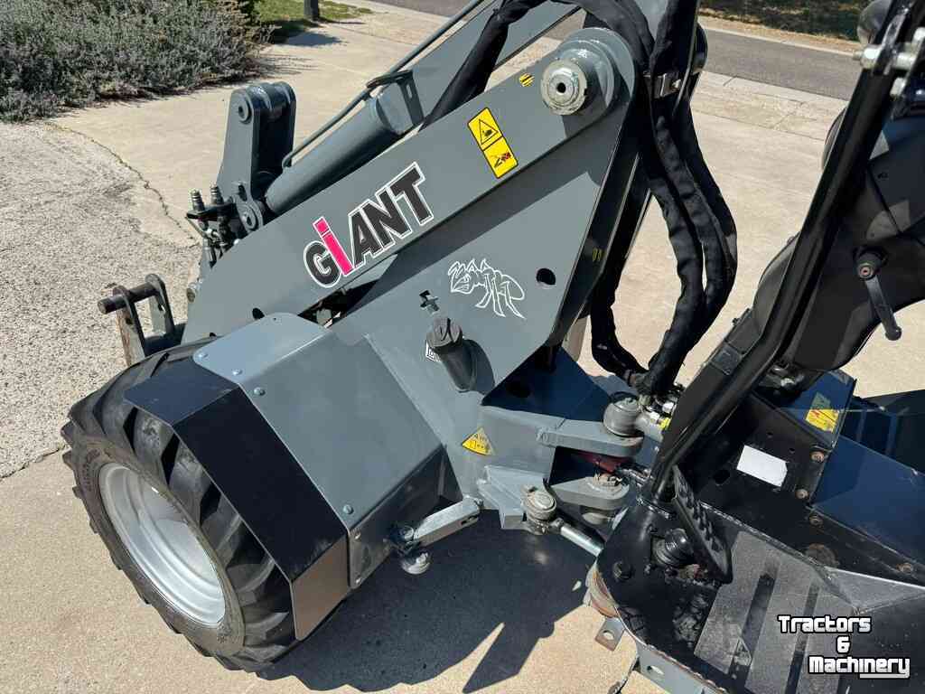 Shovel / Wiellader / Kniklader Giant 337t