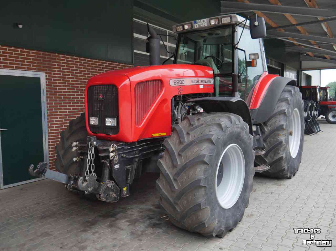 Tractor / Trekker Massey Ferguson 8280 Xtra Powershift