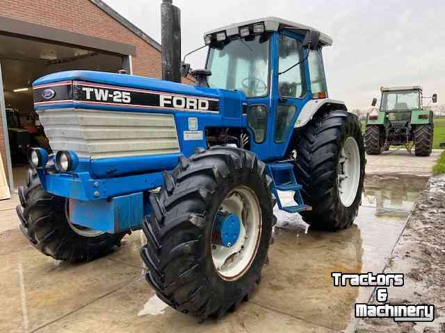 Traktoren Ford tw25