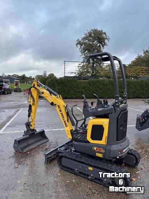 Mini-graver / Mini-graafmachine New Holland E14D