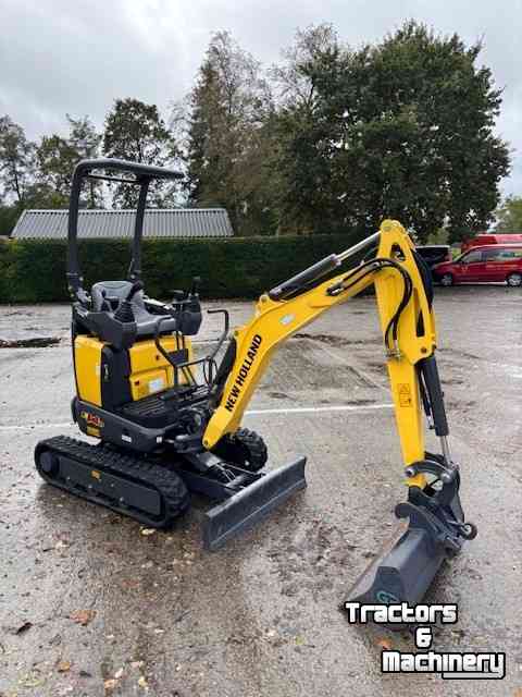 Mini-graver / Mini-graafmachine New Holland E14D