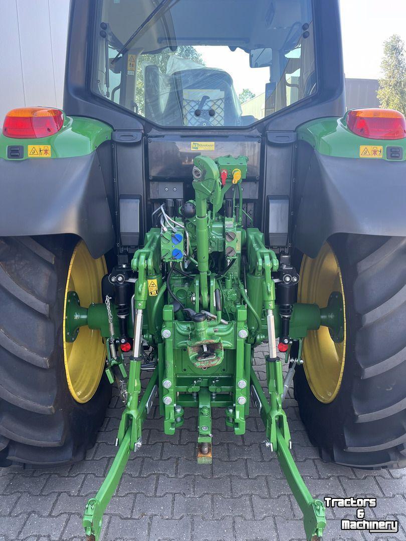 Tractor / Trekker John Deere 6100M