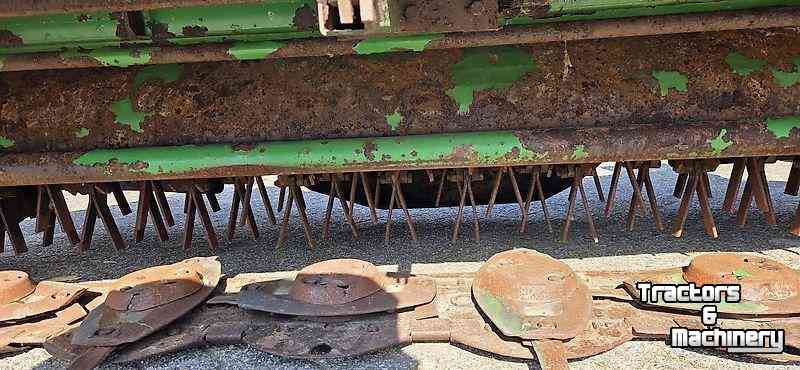 Maaier John Deere 131
