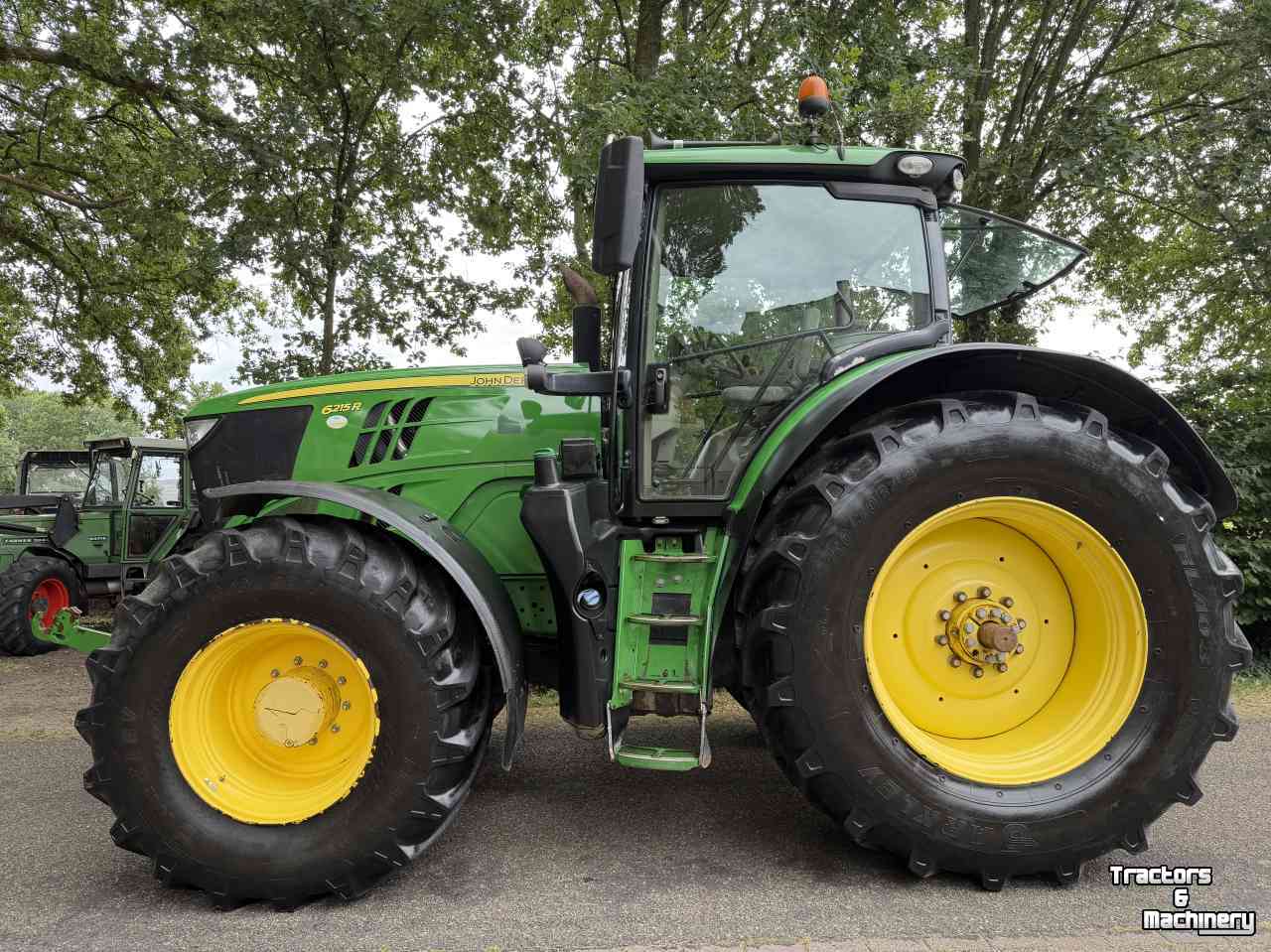 Tractor / Trekker John Deere 6215R
