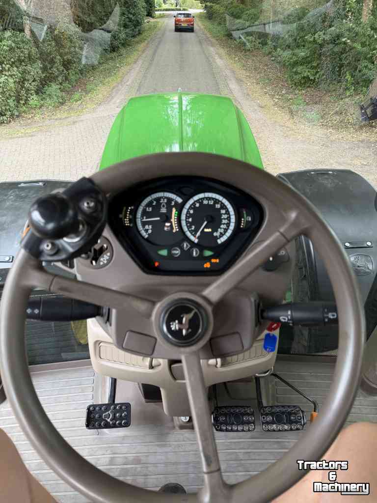 Tractor / Trekker John Deere 6215R