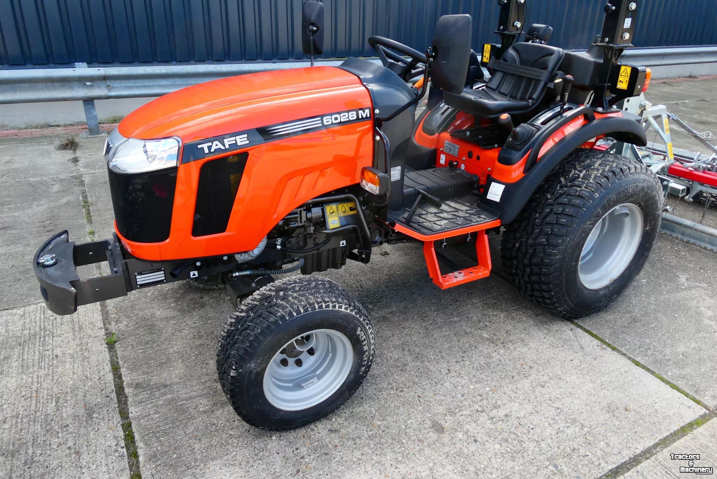 Tractor / Trekker TAFE 6028M