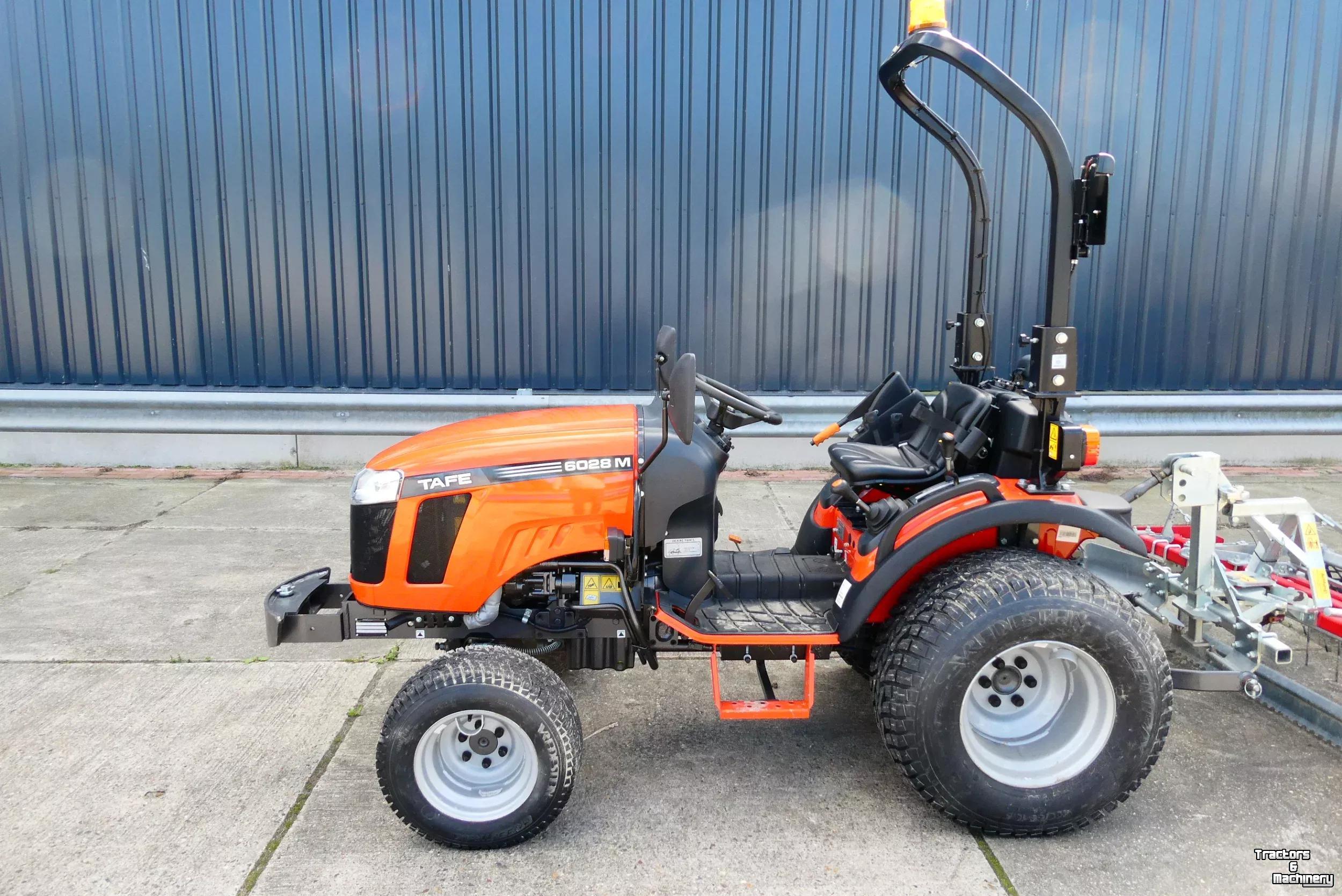 Tractor / Trekker TAFE 6028M