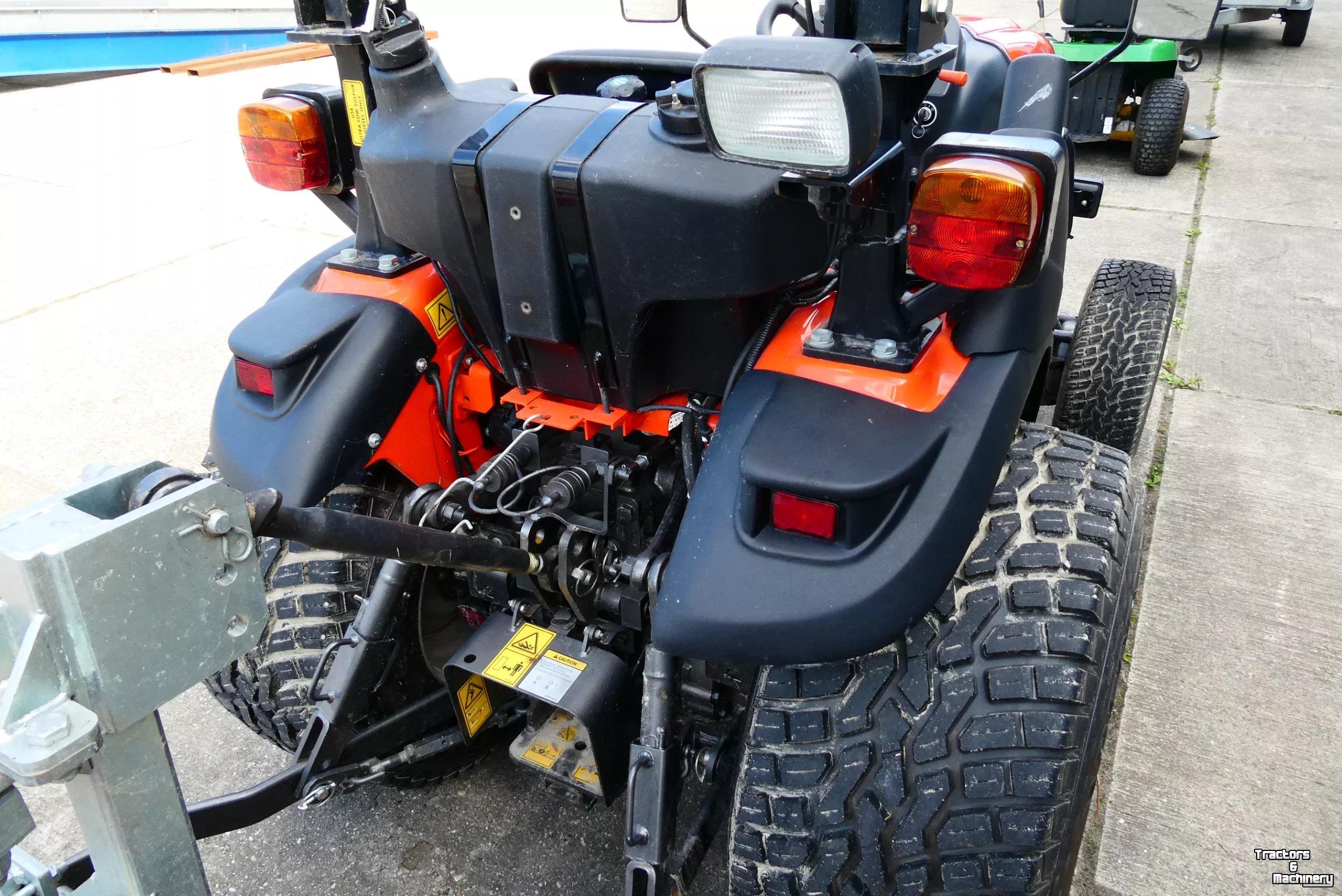 Tractor / Trekker TAFE 6028M