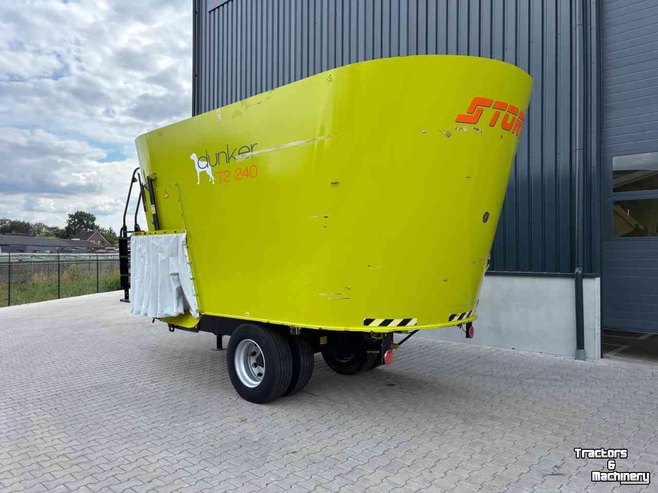 Voermengwagen Vertikaal Storti T2-240