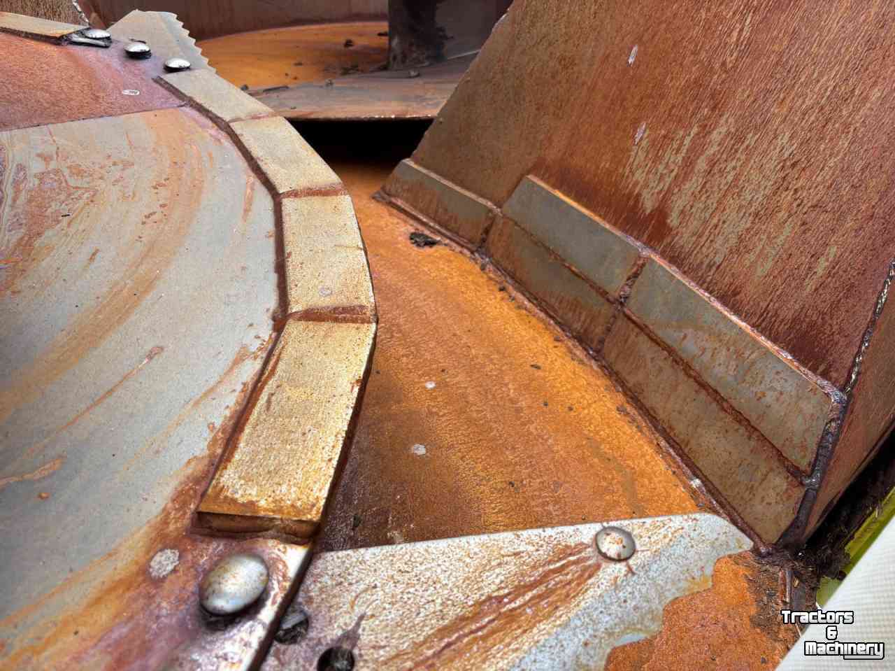 Voermengwagen Vertikaal Storti T2-240