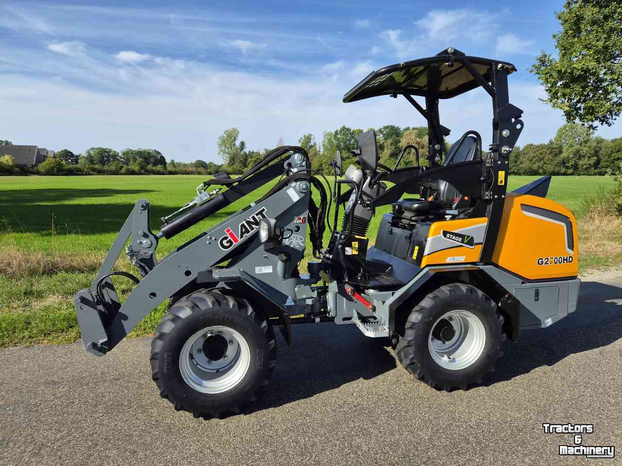 Shovel / Wiellader / Kniklader Giant G 2700 HD
