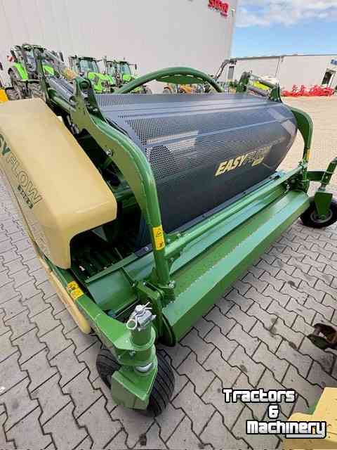 Veldhakselaar Krone BigX 580 + EF300 pickup en EC 600-2 8R maisbek