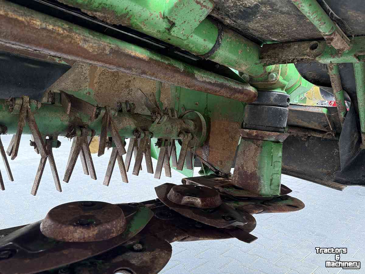 Maaier John Deere 328 DISC maaier
