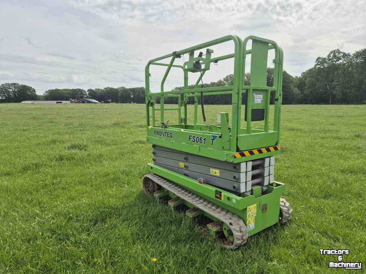 Hoogwerker  Fronteq FS0610T Schaar hoogwerker rups