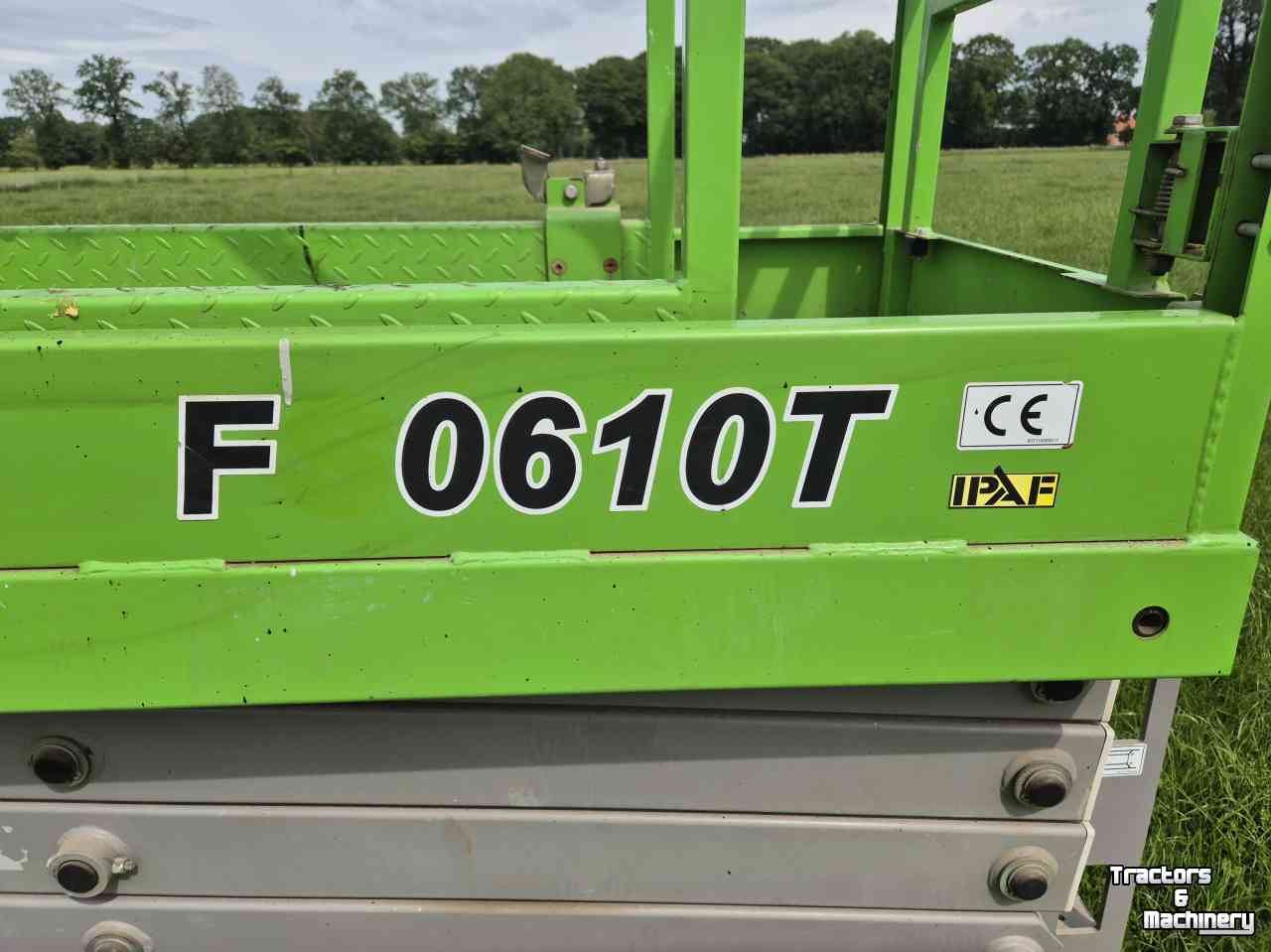 Hoogwerker  Fronteq FS0610T Schaar hoogwerker rups
