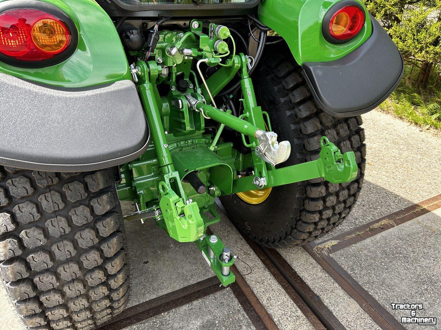 Smalspoor tractor John Deere 3046R