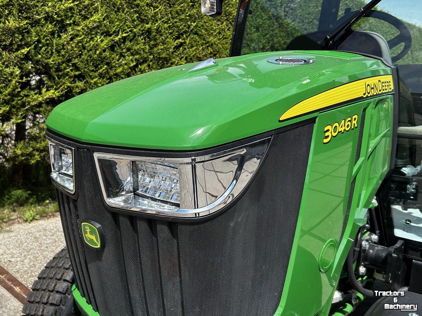 Smalspoor tractor John Deere 3046R