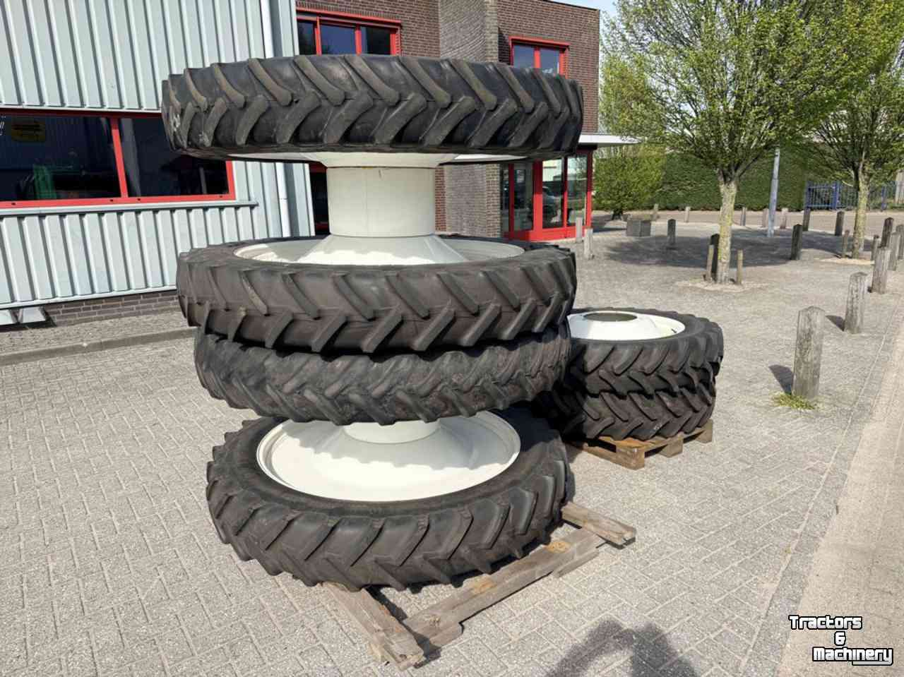 Wielen, Banden, Velgen & Afstandsringen Alliance VF320/85R36 Alliance Agriflex +354  + 300/95R52 Alliance & BKT