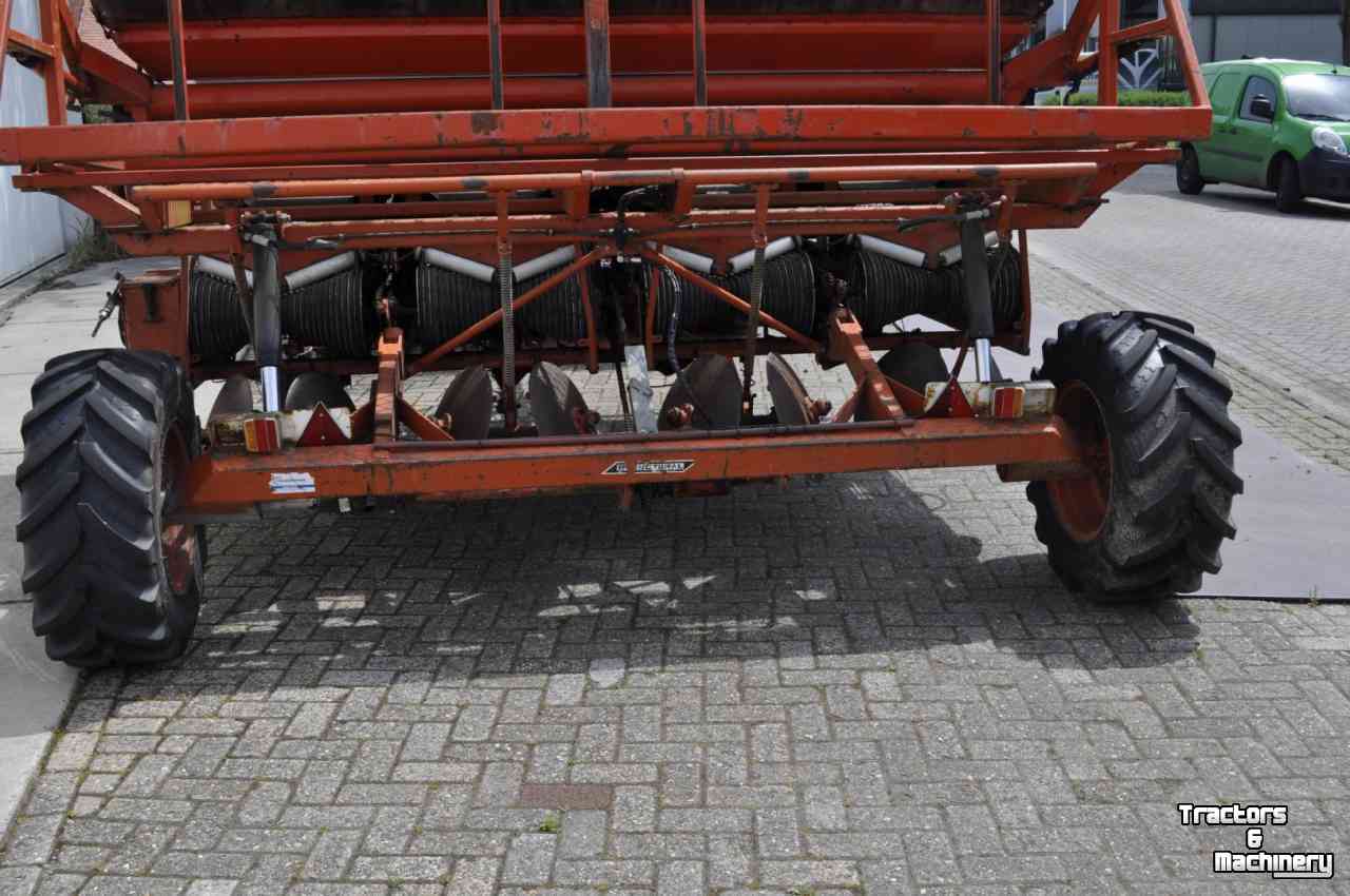 Pootmachine Structural PM aardappelpootmachine + Guttler cultivator