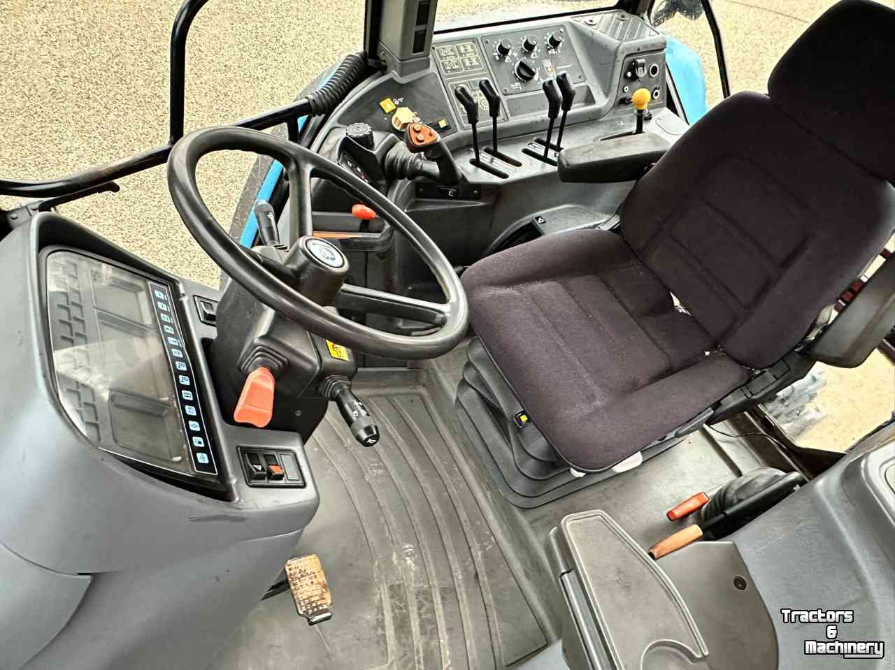 Tractor / Trekker New Holland 8360