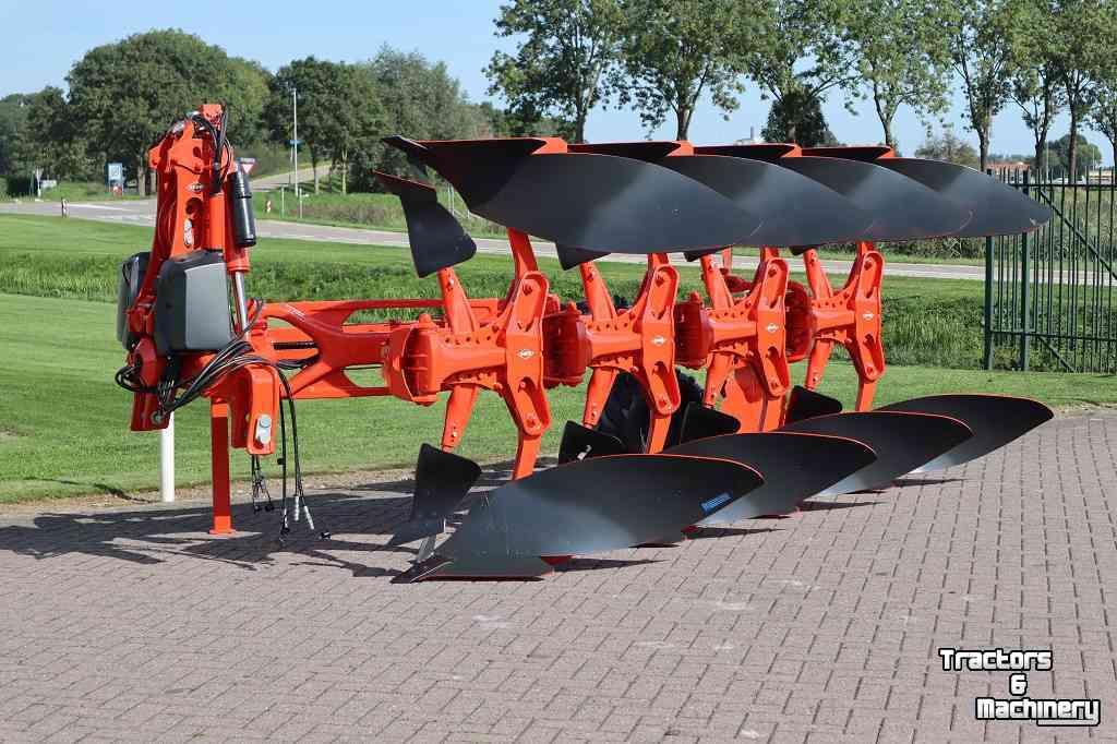 Ploegen Kuhn VARIMASTER L ON LAND