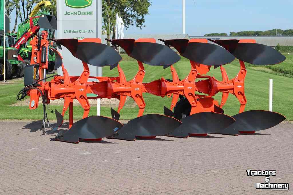 Ploegen Kuhn VARIMASTER L ON LAND