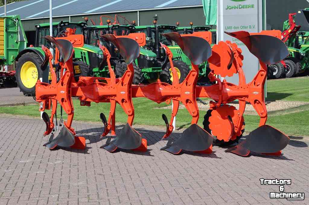 Ploegen Kuhn VARIMASTER L ON LAND