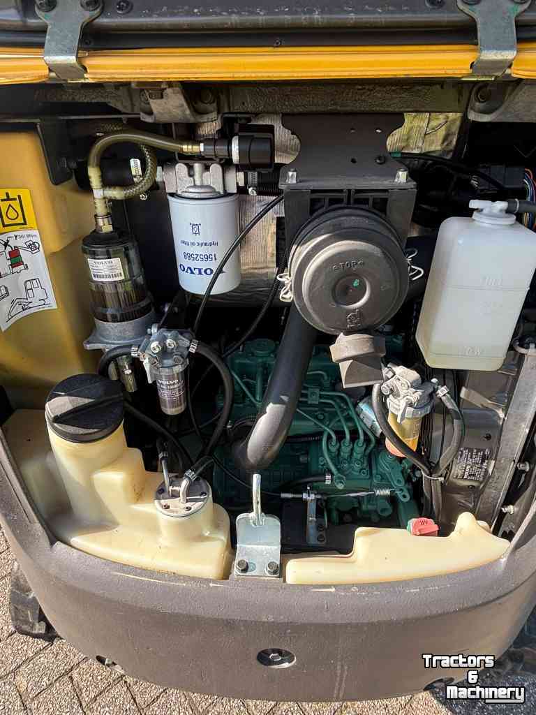 Mini-graver / Mini-graafmachine Volvo EC18D